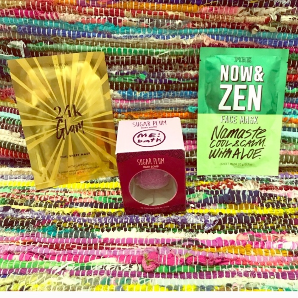 Victoria secret face mask and bonus bath bomb